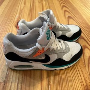 Womens 7.5 Nike Air Max Correlate